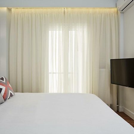 Luxurious Spacious Apt Next To Hilton Hotel Афины Экстерьер фото